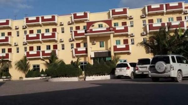 सोमालिया के एक होटल पर चरमपंथी संगठन अल-शबाब का हमला, अब तक 9 लोगों को मारी गोली