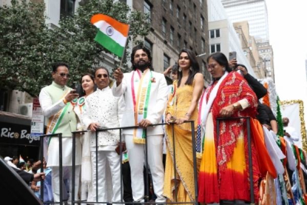 दुनिया की सबसे बड़ी भारतीय परेड न्यूयॉर्क में निकाली गई