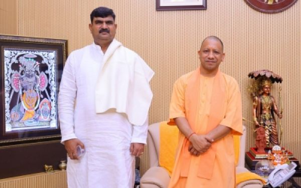 नवनियुक्त भाजपा के महामंत्री धर्मपाल ने योगी से की मुलाकात
