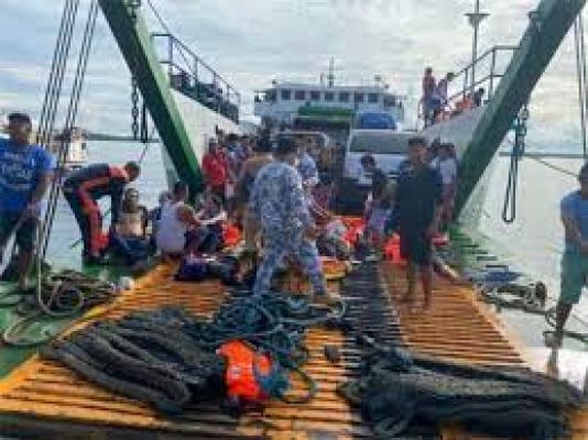 फिलीपीन में नौका में आग लगने के बाद 80 से ज्यादा लोगों को बचाया गया