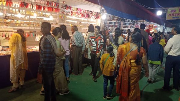 ऑल इंडिया हैंडलूम हैंडीक्राफ्ट प्रदर्शनी को बढिय़ा रिस्पांस