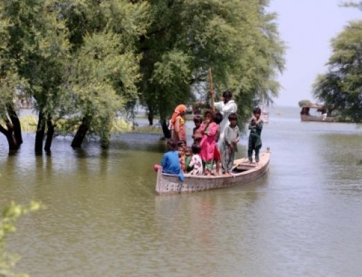 बाढ़ प्रभावित पाकिस्तान की मदद कर रहा संयुक्त राष्ट्र