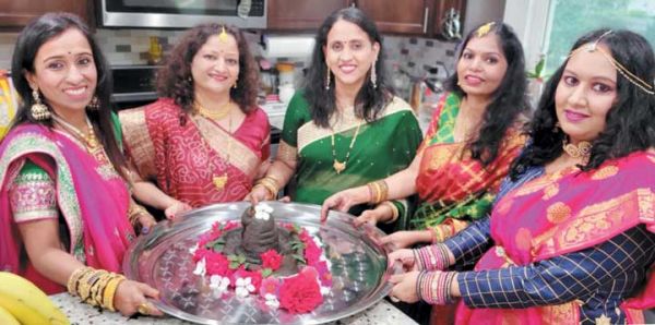  पूजा, मेहंदी, व्रत और पूरे रीति-रिवाजों संग नाचा परिवार ने अमरीका के विभिन्न राज्यों में हरतालिका तीज मनाई