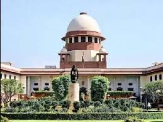 ईडब्ल्यूएस के लिए आरक्षण संविधान के बुनियादी ढांचे का उल्लंघन : न्यायालय में कहा गया