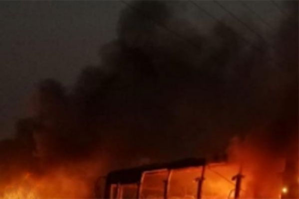 पठानकोट-जम्मू हाइवे पर अचानक लगी ट्रक में आग, एक शख्स की मौत