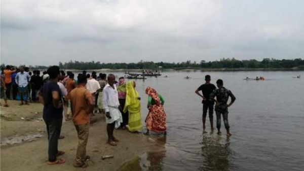 बांग्लादेश में नौका डूबने से मृतकों की संख्या बढ़ कर 43, मंदिर जा रहे थे श्रद्धालु