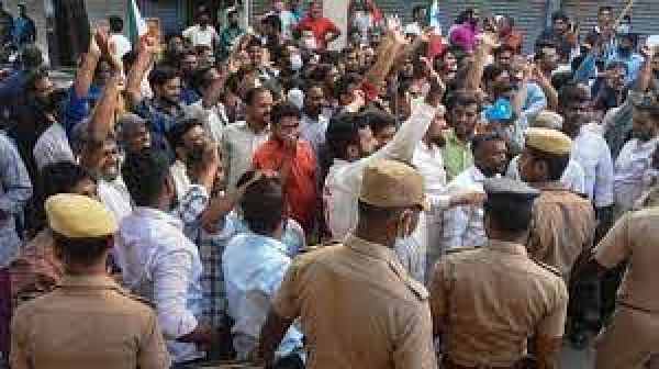 कर्नाटक में पीएफआई के कई नेताओं को हिरासत में लिया गया