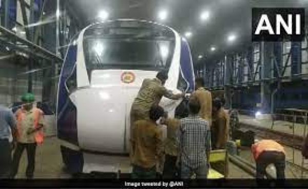 भैंसों के झुंड से टकरा गई थी वंदे भारत एक्सप्रेस ट्रेन, मालिकों के खिलाफ रेलवे ने दर्ज की FIR