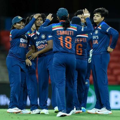एशिया कप: भारत की महिला टीम का फाइनल में धमाल, श्रीलंका को आठ विकेट से हराया