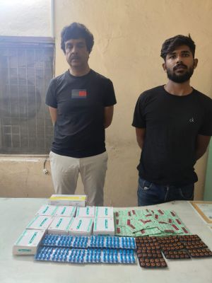 पिथौरा से लाकर नर्मदा पारा अंडर ब्रिज में नशीले टेबलेट्स बेच रहे दो गिरफ्तार 