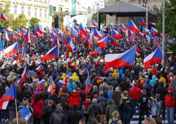 मुद्रास्फीति, यूक्रेन संघर्ष पर चिंता व्यक्त कर किया विरोध प्रदर्शन