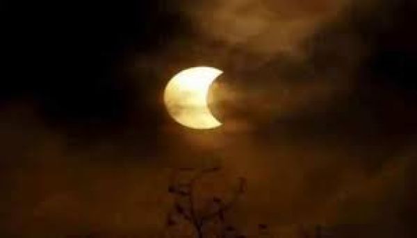 भारत समेत दुनिया के कई देशों में आठ नवंबर को पूर्ण चंद्र गहण दिखेगा