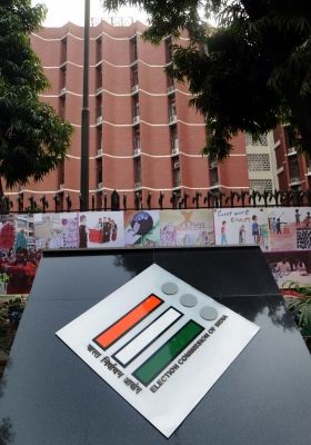 चुनाव आयोग आज करेगा गुजरात विधानसभा चुनाव कार्यक्रम की घोषणा