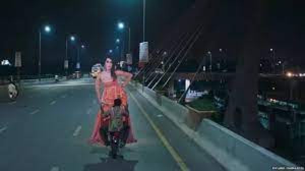 पाकिस्तान में ऑस्कर के लिए नामित फ़िल्म 'जॉयलैंड' पर हंगामा, मिल रही है सिनेमाघरों को फूंकने की धमकी?