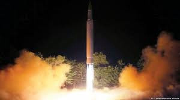 उत्तर कोरिया ने फिर दागी अमेरिका तक मार करने वाली मिसाइल