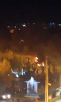 ईरान में प्रदर्शनकारियों ने अयातुल्लाह खोमैनी के घर में लगाई आग