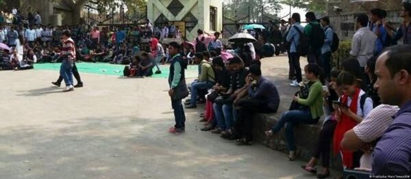 असम के युवाओं को डराने लगा है फेसबुक और इंस्टाग्राम