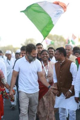 भारत जोड़ो यात्रा के दौरान राहुल के साथ हरीश लखमा