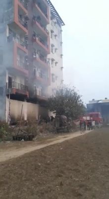 6 मंजिला बिल्डिंग के बेसमेंट में लगी आग