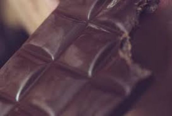 महाराष्ट्र : चॉकलेट खाने से 17 छात्रों को हुई खाद्य विषाक्तता की शिकायत, बांटने वाले की तलाश जारी