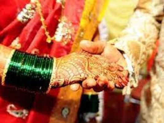 नगर निगम चुनाव : वार्ड महिलाओं के लिए आरक्षित होने पर पार्षद ने आननफानन में रचाई शादी
