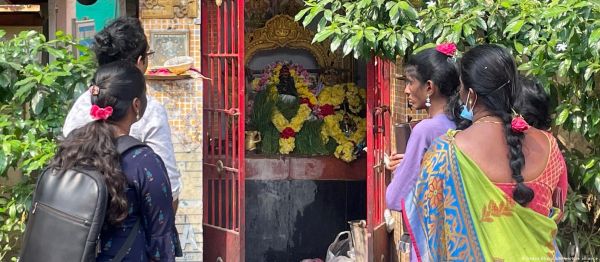 बढ़ रही है चेन्नई के वीजा मंदिर में भीड़