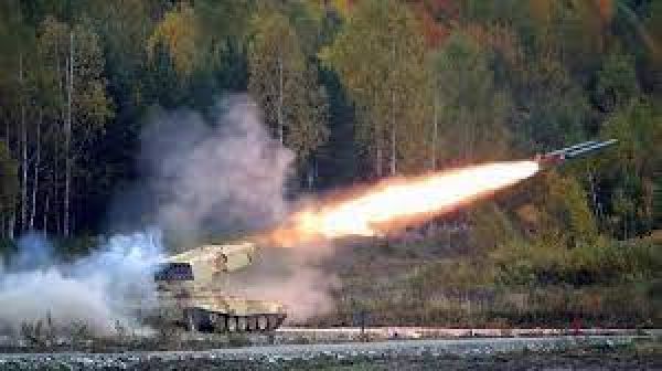 रूस ने हवा और समुद्र से दागीं 100 मिसाइलें - यूक्रेन