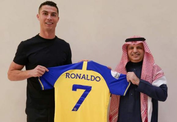सऊदी अरब के फ़ुटबॉल क्लब अल-नस्र से खेलेंगे रोनाल्डो, अरबों में हुई डील