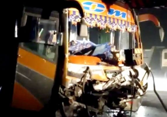 गुजरात में सड़क हादसे में 9 की मौत, 25 घायल