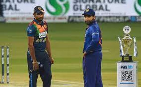 पहले वनडे में श्रीलंका का भारत के खिलाफ गेंदबाजी का फैसला