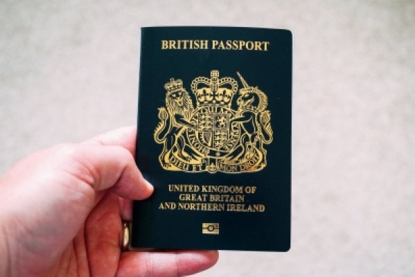 फरवरी से ब्रिटेन के पासपोर्ट होंगे महंगे