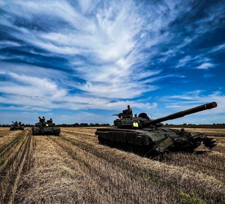 ब्रिटेन के फ़ैसले पर बोला रूस- सभी टैंक हमारे निशाने पर होंगे