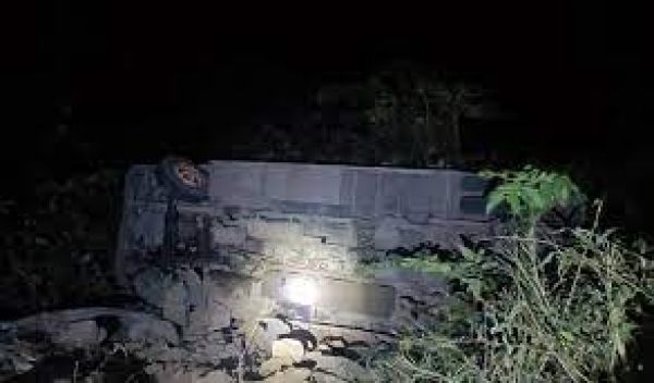 उप्र में रोडवेज बस पुल की रेलिंग से टकराकर पलटी, 40 यात्री घायल