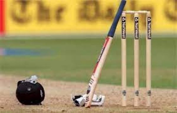 बल्लेबाजों की नाकामी के बाद विदर्भ ने गुजरात को 54 रन पर समेटकर रिकॉर्ड जीत दर्ज की