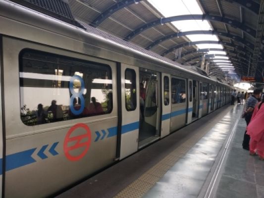 दिल्ली मेट्रो पर बढ़ रहे आत्महत्या के मामले, घटनाओं को रोकना डीएमआरसी के लिए चुनौती