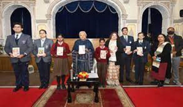 राज्यपाल ने प्रधानमंत्री की पुस्तक ‘एग्जाम वॉरियर्स’ के असमिया संस्मरण का विमोचन किया