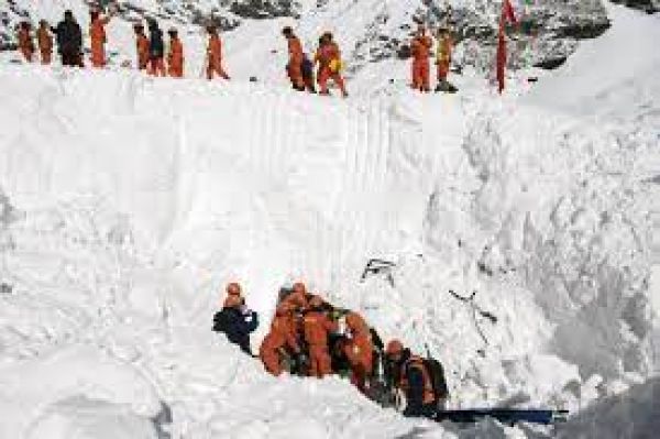 तिब्बत में राजमार्ग पर हिमस्खलन में जान गंवाने वाले लोगों की संख्या बढ़कर 28 हुई