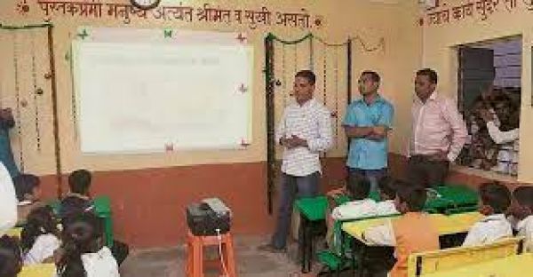 महाराष्ट्र के ग्रामीणों ने सरकारी स्कूल के उन्नयन एवं विस्तार के लिए भूमि दान की, खुद धन जुटाया