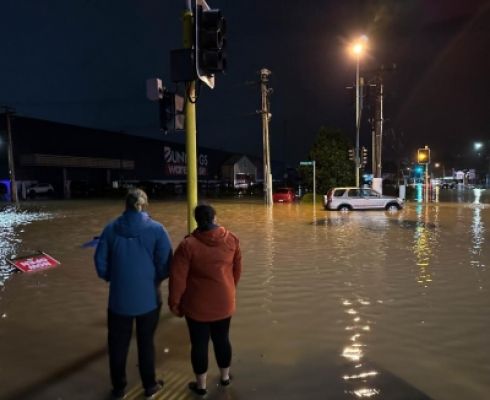न्यूजीलैंड के ऑकलैंड में बारिश से चार लोगों की मौत