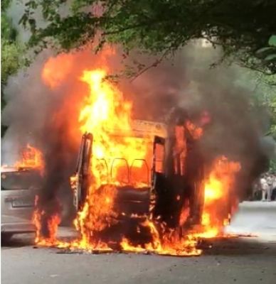 तमिलनाडु : बस में आग लगने से 10 घायल
