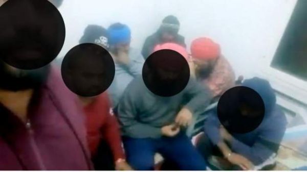 लीबिया में फंसे भारतीय युवक: 'हमें पीटा जा रहा है, भूखा रखा जा रहा है...'