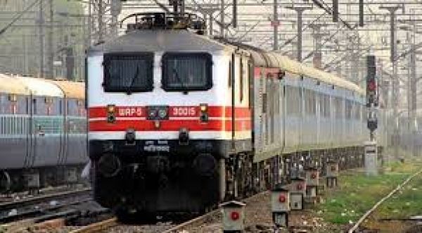 चक्रधरपुर  में ट्रेफिक कम पावर ब्लॉक का कार्य रायपुर की ट्रेनें रद्द 