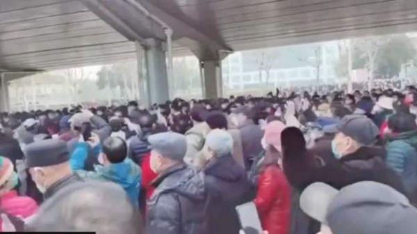 चीन: जिस शहर से फैला कोरोना, वहां अब विरोध प्रदर्शन क्यों?