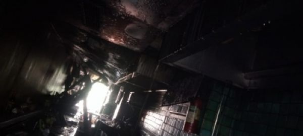 दिल्ली के खान मार्केट में एक रेस्तरां में लगी आग