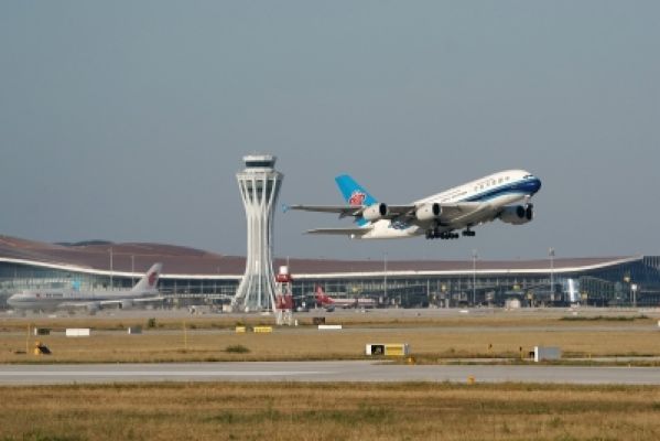ग्रीष्म-शरद ऋतु में अंतरराष्ट्रीय यात्री उड़ानें बढ़ाएगा चीन