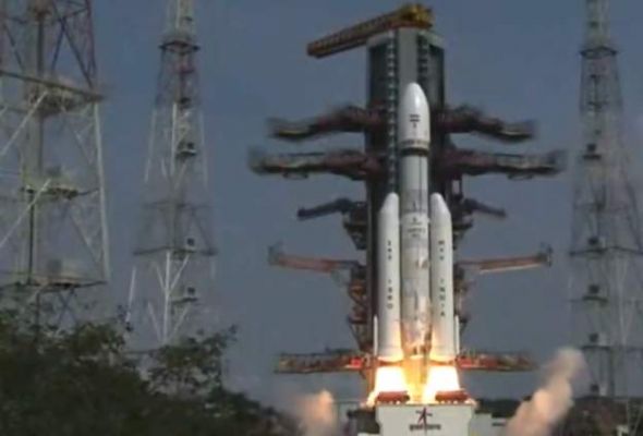इसरो ने अपने सबसे बड़े लाॅन्च व्हीकल का दूसरा प्रक्षेपण किया, अंतरिक्ष में भेजे 36 उपग्रह