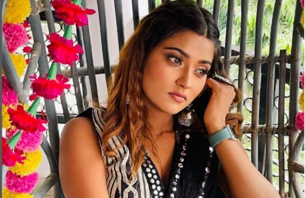 भोजपुरी अभिनेत्री आकांक्षा दुबे वाराणसी के होटल में मृत पाई गईं