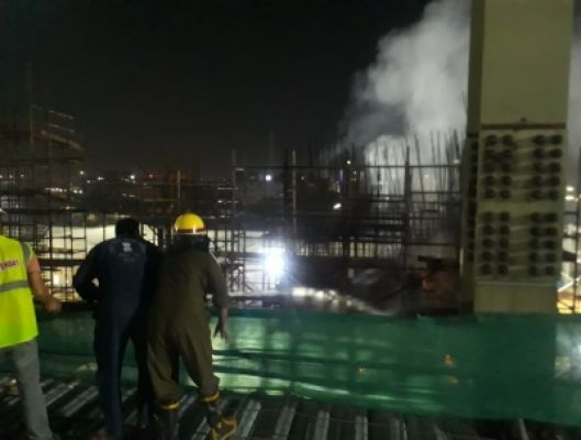 अदानी समूह के निर्माणाधीन डाटा सेंटर की बिल्डिंग में लगी आग
