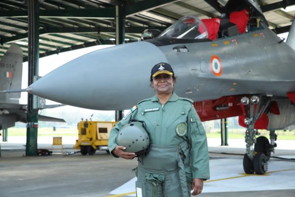 राष्ट्रपति मुर्मू ने सुखोई-30 लड़ाकू विमान में उड़ान भरी