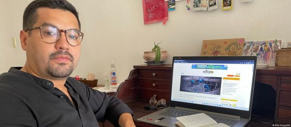 अल सल्वाडोर के पत्रकार ऑस्कर मार्टिनेज को डीडब्ल्यू पुरस्कार